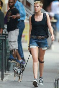 Agyness Deyn with her chihuahua